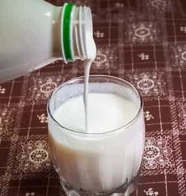 Stiklinė šviežio kefyro